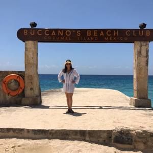 Meet your Posher, Lorena